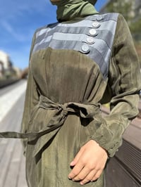 Misswhence 35802 Haki Şerit Detaylı İpek Elbise