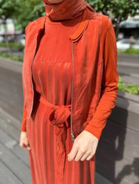 Misswhence 35814 Turuncu İpek Yelekli Elbise