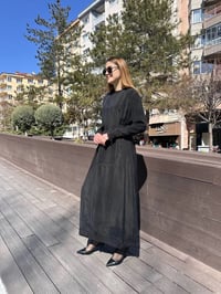 Misswhence 37838 Siyah Etek Ucu Detaylı Elbise