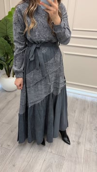 Misswhence 40812 Gri Kadife İşlemeli Elbise