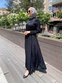 MY312 24S5203 Siyah Omzu Taşlı Elbise