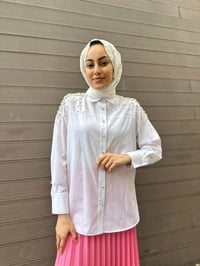 MY312 24S8198 Beyaz Omzu Taşlı Gömlek