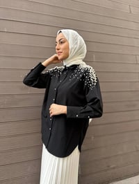 MY312 24S8198 Siyah Omzu Taşlı Gömlek