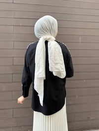 MY312 24S8198 Siyah Omzu Taşlı Gömlek