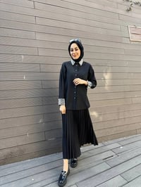 MY312 24S8199 Siyah Manşet Ve Yaka Taşlı Gömlek