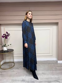 Noi 74232 Kahverengi Jarse Verev Ekose Desenli Elbise