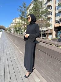 Qeffa Q158 Siyah Kolları Taş Detaylı Ferace