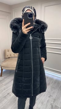 Trenç 5630 Siyah Kapüşonu Orjinal Kürklü Şişme Kaban