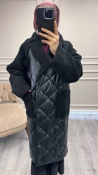 Trenç 5839 Siyah Peluş Detaylı Parlak Kapitone Kaban