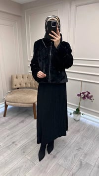 Trenç 7041 Siyah Kürk Mont
