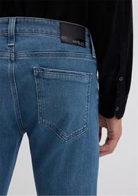 Mavi JAKE Mid Vintage Mavi Black Denim Erkek Kot Pantolon M0042290661