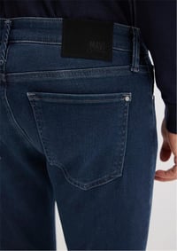 Mavi JAMES Lux Black Puslu Koyu Mavi Denim Erkek Kot Pantolon M0042490825