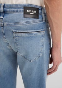 Mavi MARCUS Mid Sky Mavi Black Denim Erkek Kot Pantolon M0035189346
