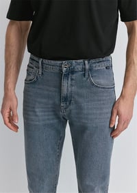 Mavi MILAN Dusty Space Blue Mavi Black Denim Erkek Kot Pantolon M0081089341