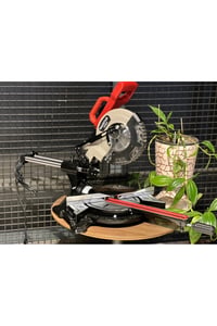 1500w Radyal kollu yatarlı 45 gönye testere 210 bıçak çapı 45-açılı yatar