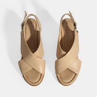 Bej Kadın Toka Detaylı Deri Sandalet