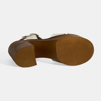 Beyaz Kadın Toka Detaylı Deri Sandalet