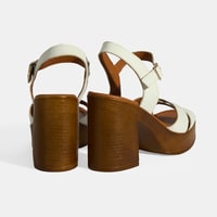 Beyaz Kadın Toka Detaylı Deri Sandalet