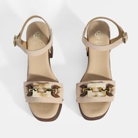 Kadın Bej Aksesuar Detaylı Ayarlanabilir Tokalı Süet Topuklu Sandalet