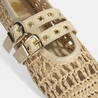 Kadın Bej Metal Toka Aksesuarlı Örgü Babet