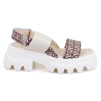 Kadın Bej Monogram Desenli Dolgu Topuklu Sandalet