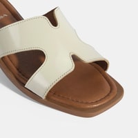 Kadın Bej Rugan Terlik