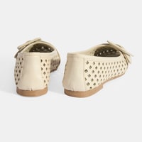 Kadın Bej Toka Aksesuarlı Perforeli Deri Babet