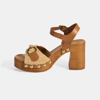 Kadın Bej Tokalı Aksesuarlı Detaylı Topuklu Sandalet
