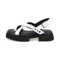 Kadın Beyaz Ayarlanabilir Tokalı Deri Sandalet