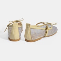 Kadın Beyaz Puantiyeli Toka Aksesuarlı Babet