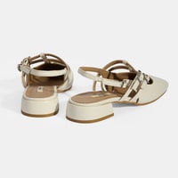 Kadın Beyaz Tokalı Deri Günlük Ayakkabı