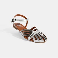 Kadın Gümüş Ayarlanabilir Tokalı Rugan Sandalet