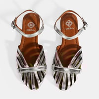 Kadın Gümüş Ayarlanabilir Tokalı Rugan Sandalet