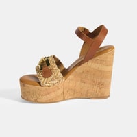 Kadın Kahve Toka Aksesuarlı Deri Detaylı Dolgu Topuklu Sandalet