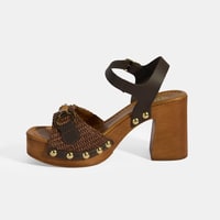 Kadın Kahve Tokalı Aksesuarlı Detaylı Topuklu Sandalet