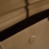 Kadın Kahve Yaprak Detaylı Deri Omuz Çantası