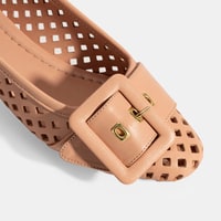 Kadın Pembe Toka Aksesuarlı Perforeli Deri Babet