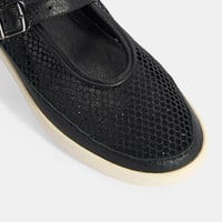 Kadın Siyah Ayarlanabilir Tokalı File Detaylı Ayakkabı