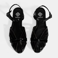 Kadın Siyah Ayarlanabilir Tokalı Rugan Sandalet