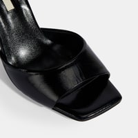 Kadın Siyah Ayarlanabilir Tokalı Rugan Topuklu Sandalet