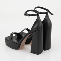 Kadın Siyah Ayarlanabilir Tokalı Topuklu Sandalet