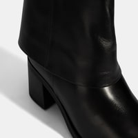 Kadın Siyah Katlama Detaylı Topuklu Deri Bot