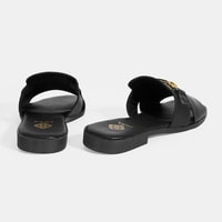 Kadın Siyah Metal Toka Aksesuarlı Deri Terlik