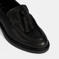 Kadın Siyah Püskül Detaylı Deri Loafer