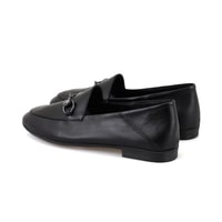 Kadın Siyah Toka Aksesuarlı Deri Babet