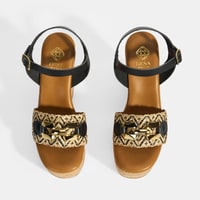 Kadın Siyah Toka Aksesuarlı Deri Detaylı Dolgu Topuklu Sandalet