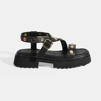 Kadın Siyah Zımba Detaylı Deri Sandalet