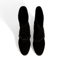 Kadın Siyah Zımba Detaylı Kalın Topuklu Süet Bot