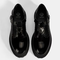 Kadın Siyah Zımba Detaylı T-Bant Rugan Ayakkabı