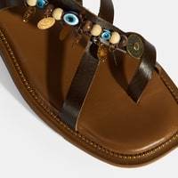 Kahve Kadın Toka Detaylı Aksesuarlı Deri Sandalet